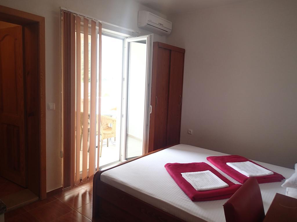 Villa Bosac Gradac  Rum bild