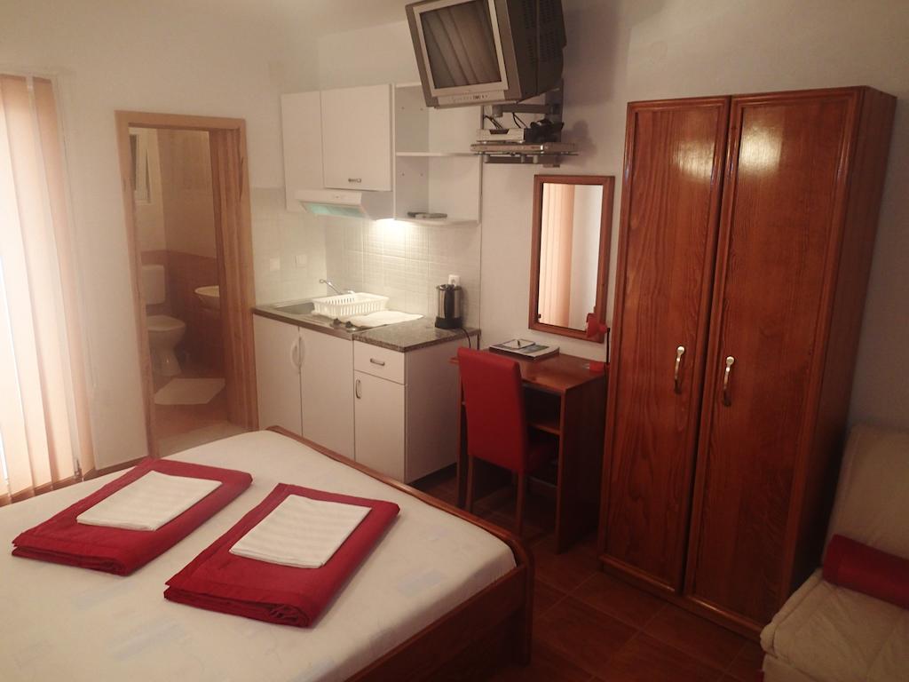 Villa Bosac Gradac  Rum bild